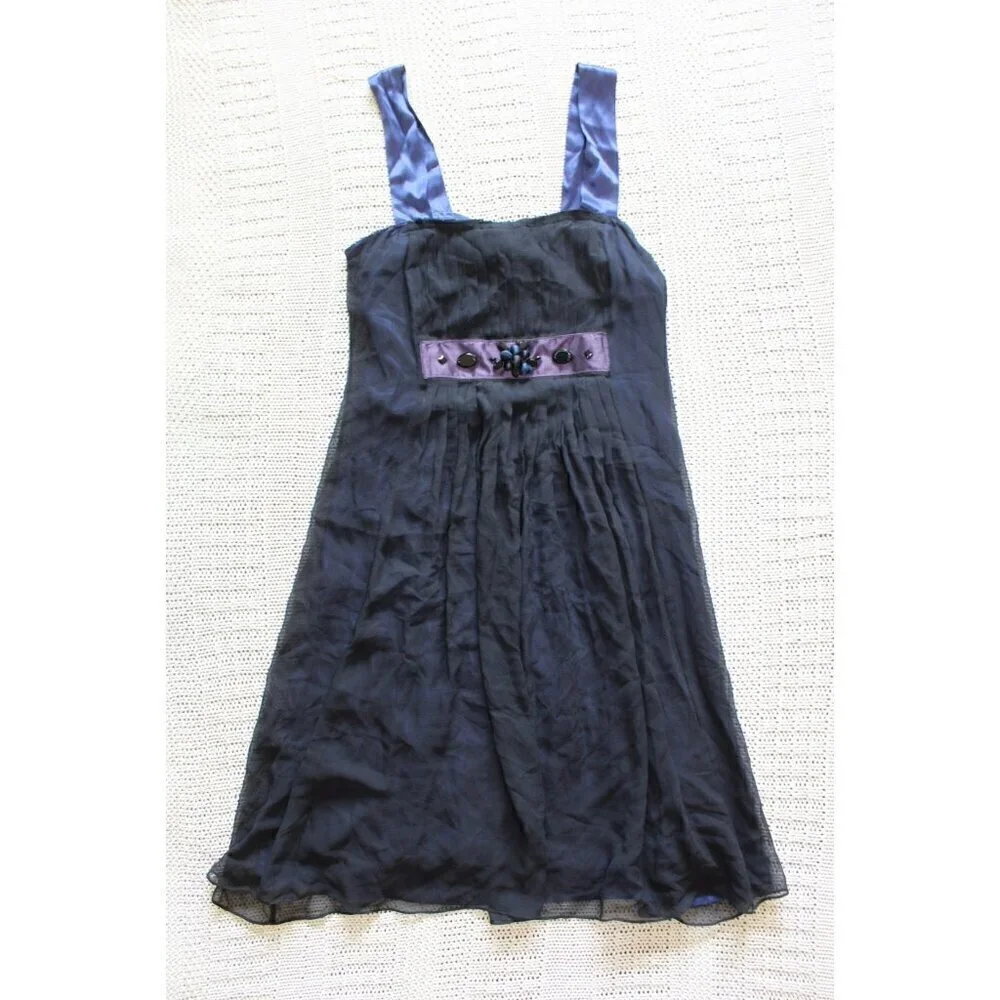 NWT Vera Wang 100% silk purple Mini dress rhinestones Size 8 cocktail